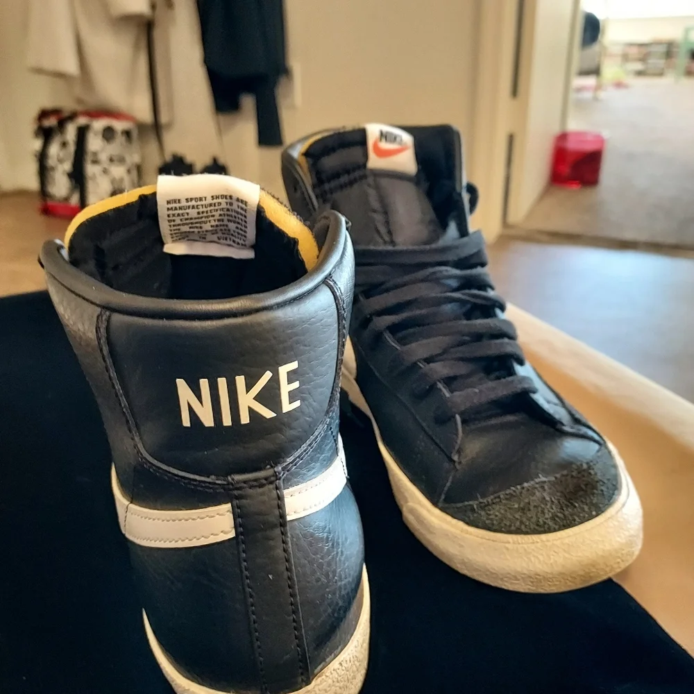 Nike 10.5 Men's 🏀🏀 - EUC - NO BOX shoes only, in very good condition! - Picture 13 of 14